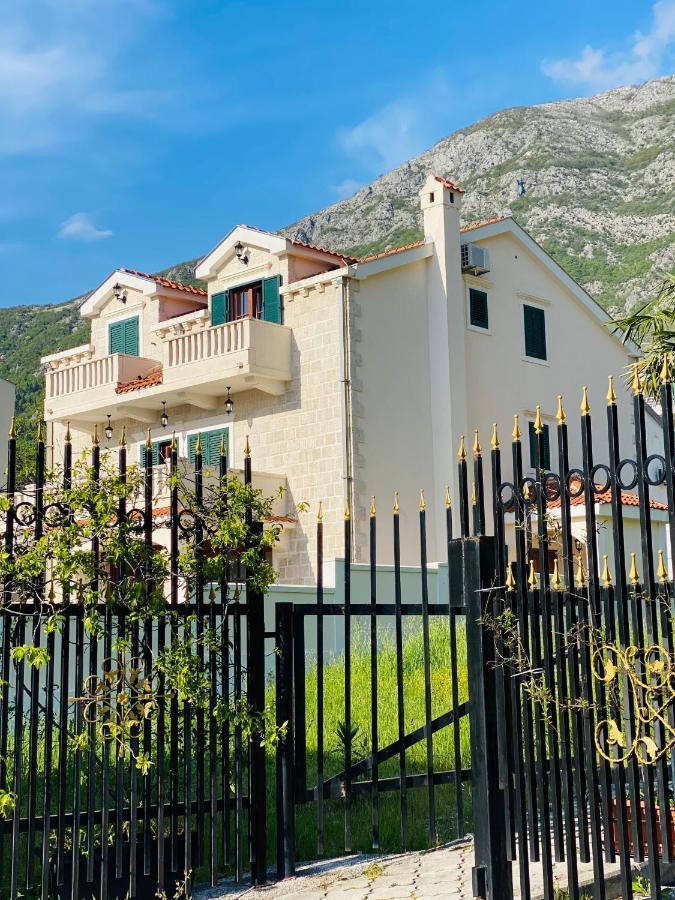 Villa Blanca Risan Eksteriør bilde
